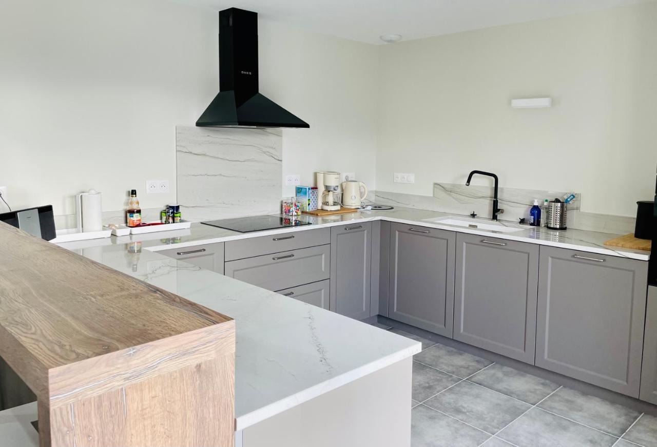 Chez La Rose Luxueuse Cottage Avec Jacuzzi Rouvres-la-Chétive 외부 사진