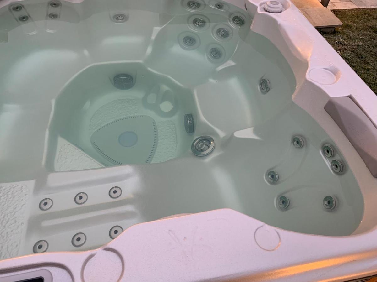 Chez La Rose Luxueuse Cottage Avec Jacuzzi Rouvres-la-Chétive 외부 사진