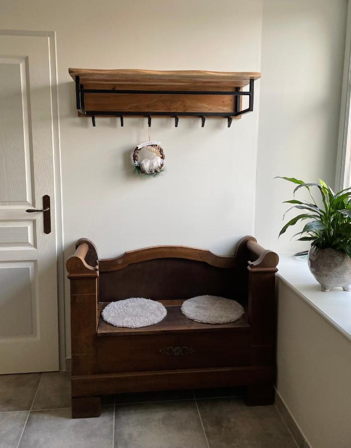 Chez La Rose Luxueuse Cottage Avec Jacuzzi Rouvres-la-Chétive 외부 사진
