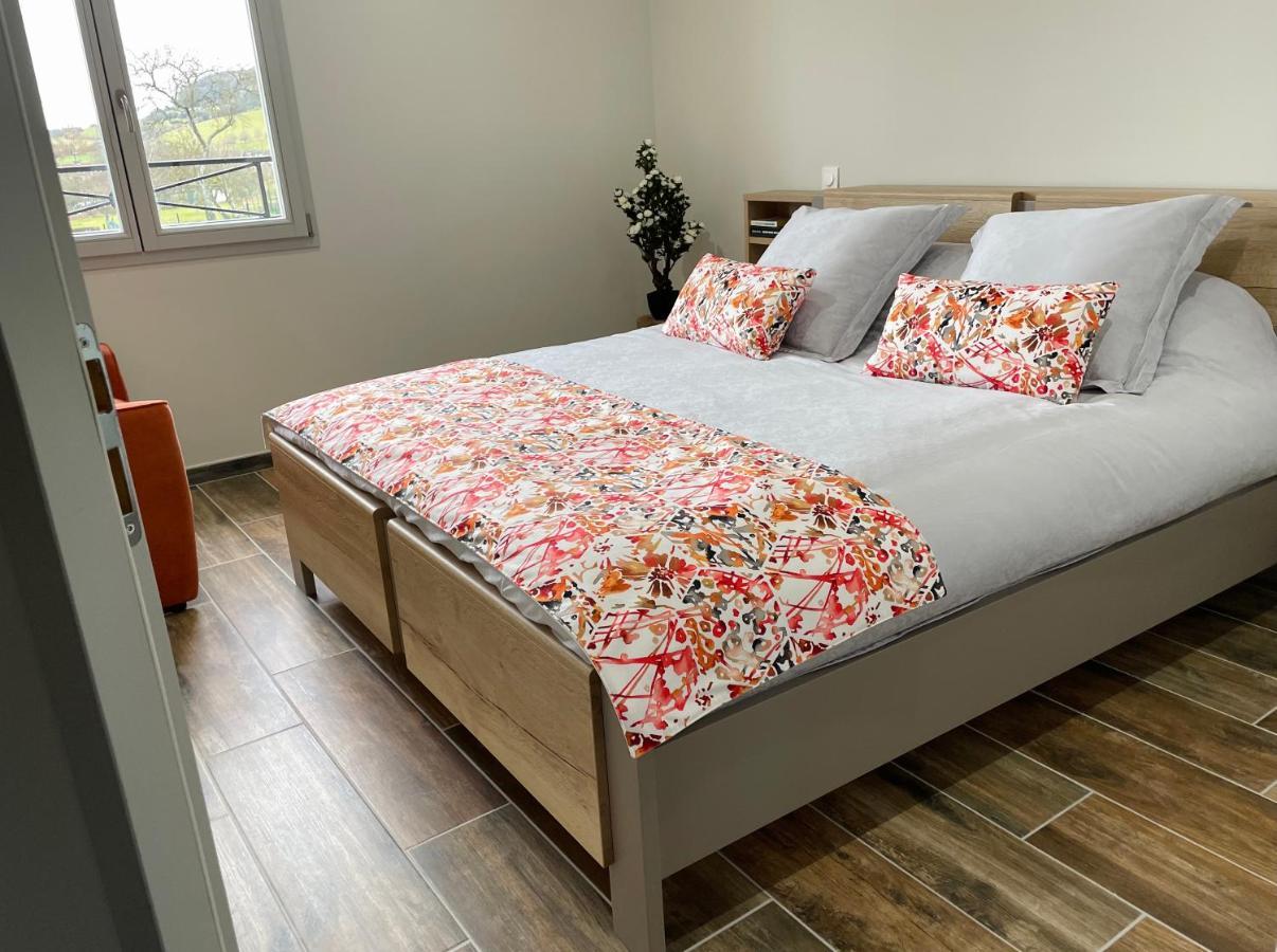 Chez La Rose Luxueuse Cottage Avec Jacuzzi Rouvres-la-Chétive 외부 사진
