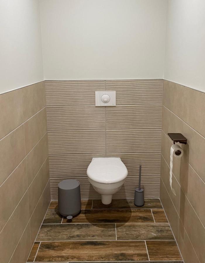 Chez La Rose Luxueuse Cottage Avec Jacuzzi Rouvres-la-Chétive 외부 사진