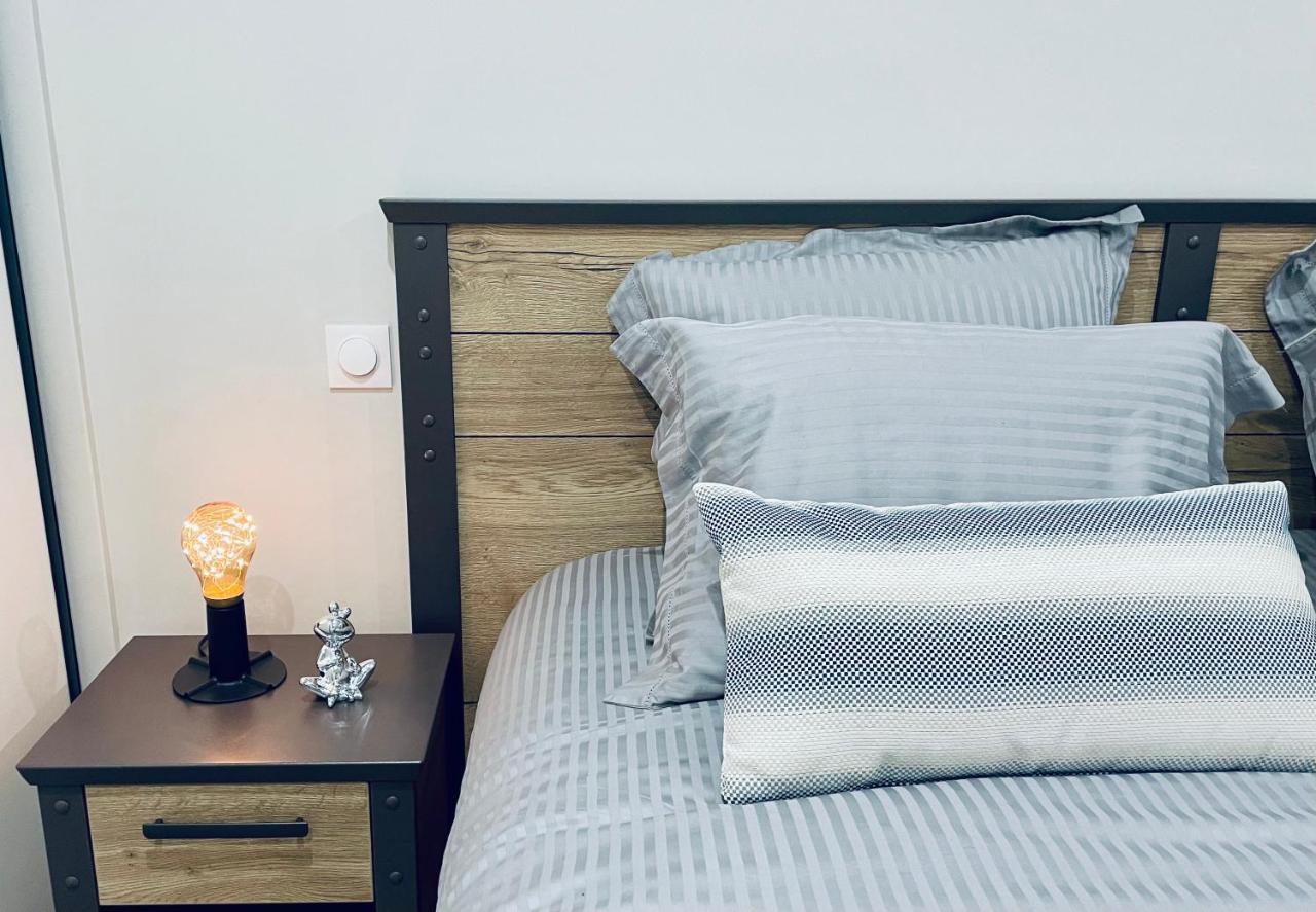 Chez La Rose Luxueuse Cottage Avec Jacuzzi Rouvres-la-Chétive 외부 사진