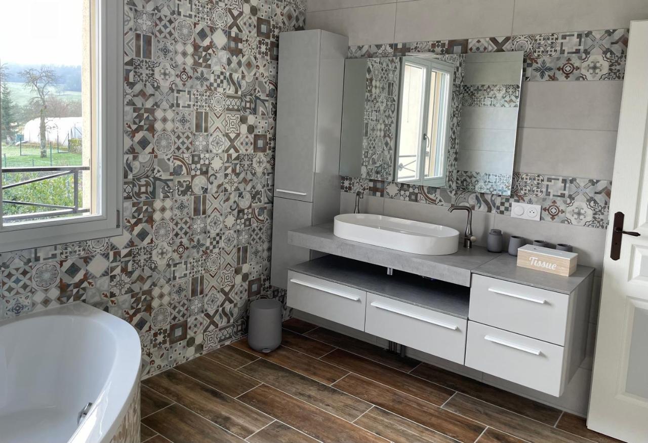 Chez La Rose Luxueuse Cottage Avec Jacuzzi Rouvres-la-Chétive 외부 사진