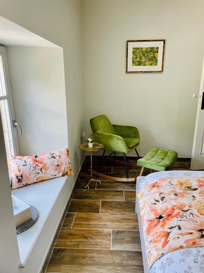Chez La Rose Luxueuse Cottage Avec Jacuzzi Rouvres-la-Chétive 외부 사진